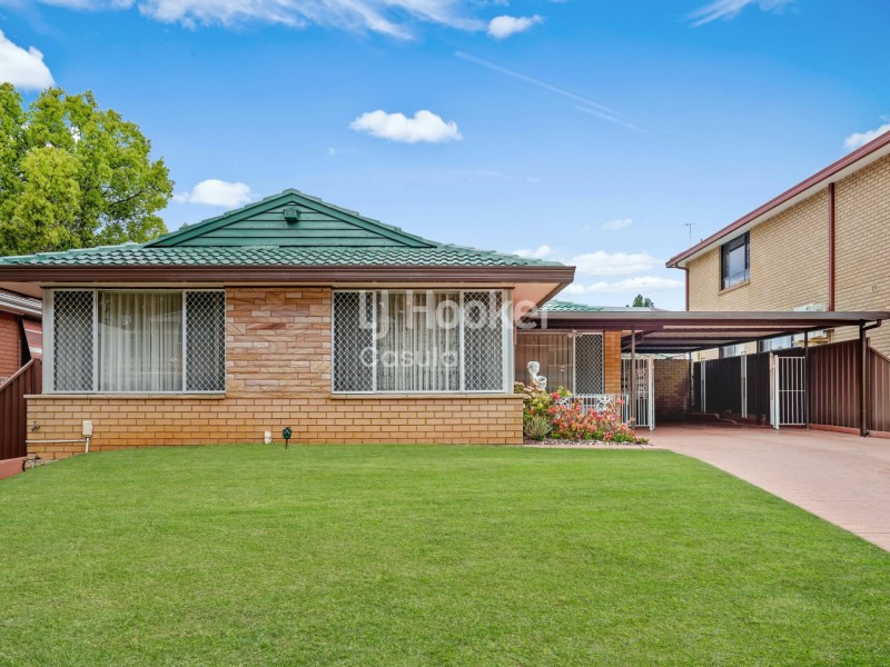 6 Phoenix Crescent, Casula NSW 2170