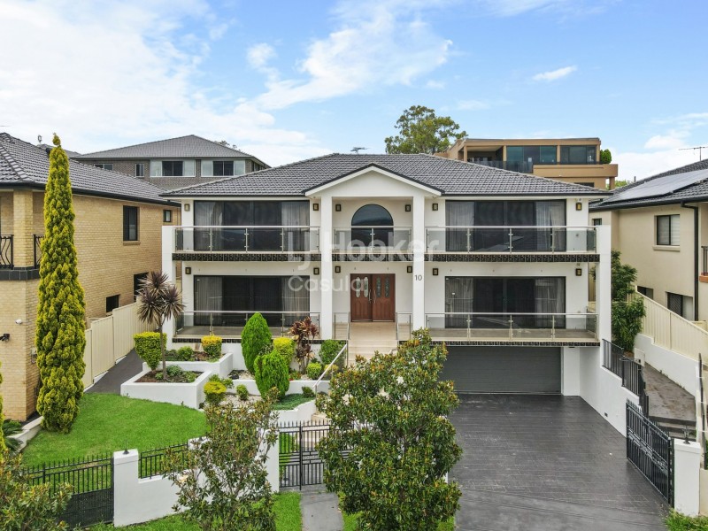 10 Pecan Place, Casula NSW 2170