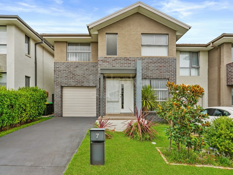7 Tellicherry Road, Glenfield NSW 2167