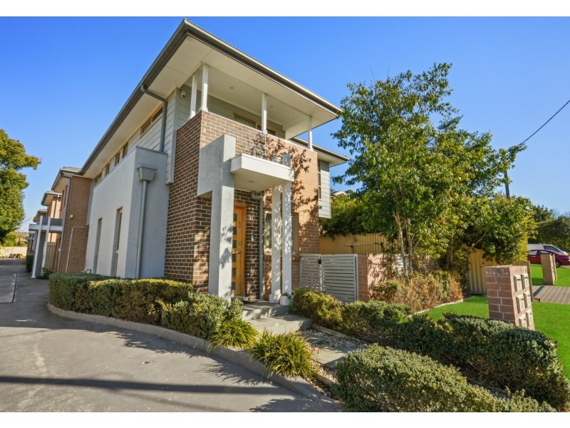 1/2 Blackwood Avenue, Casula NSW 2170