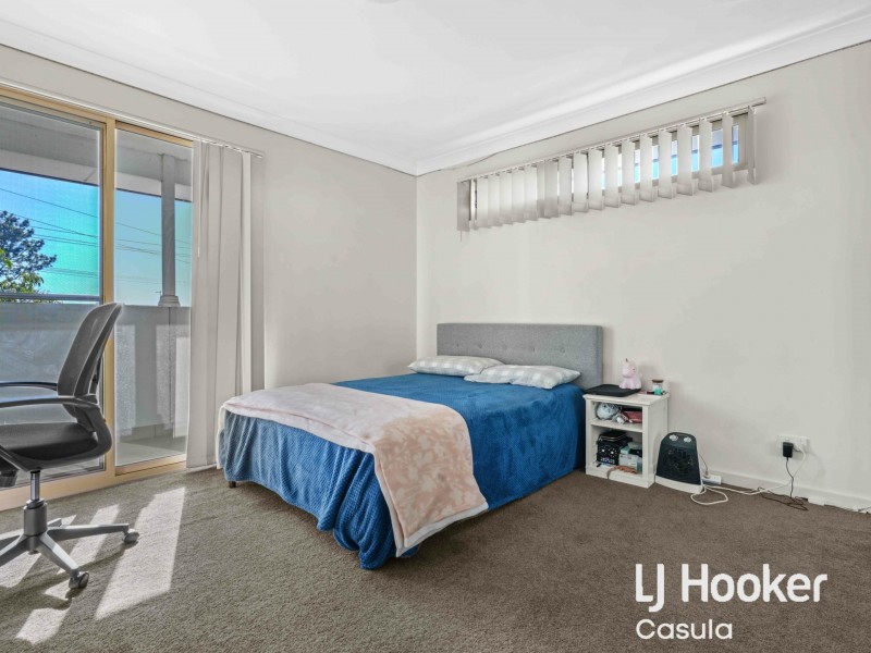 1/2 Blackwood Avenue, Casula NSW 2170