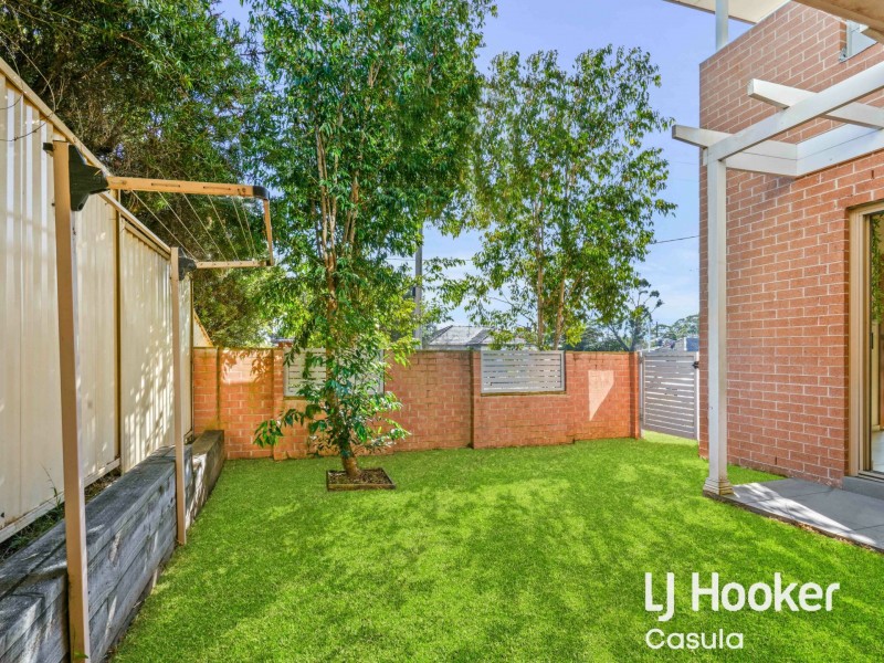 1/2 Blackwood Avenue, Casula NSW 2170