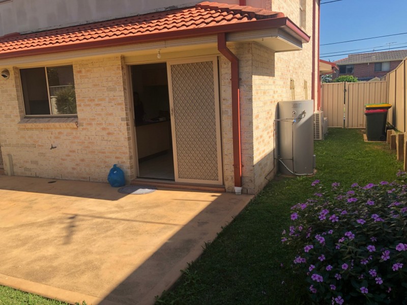 1/16-18 Carnation Avenue, Casula NSW 2170