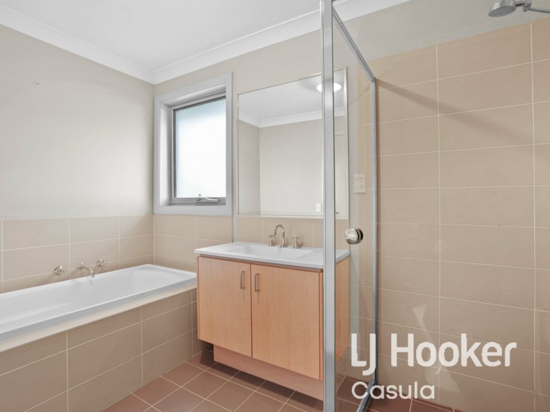 109 Atlantic Boulevard, Glenfield NSW 2167