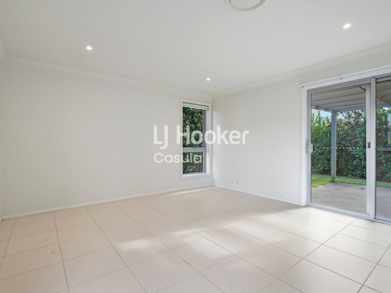 1 Morley Place, Glenfield NSW 2167