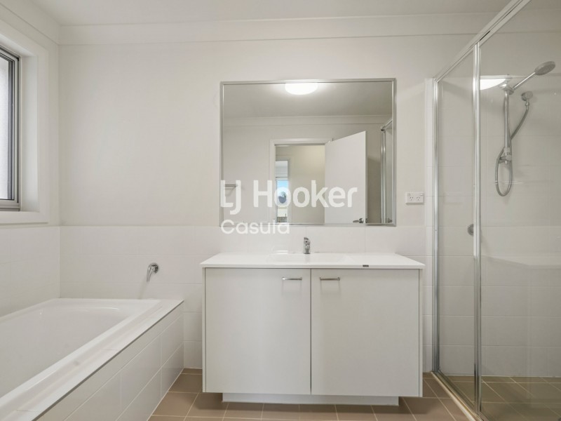 1 Morley Place, Glenfield NSW 2167