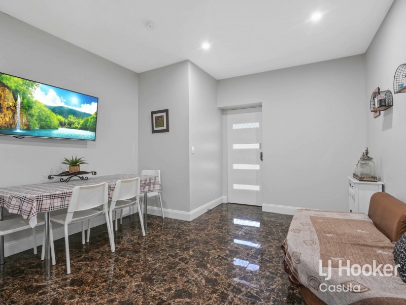 3/8 Boldrewood Avenue, Casula NSW 2170
