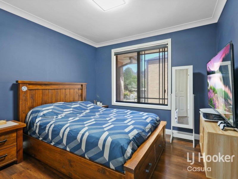 3/8 Boldrewood Avenue, Casula NSW 2170