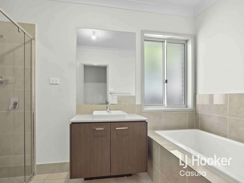 27 Palmer Terrace, Moorebank NSW 2170