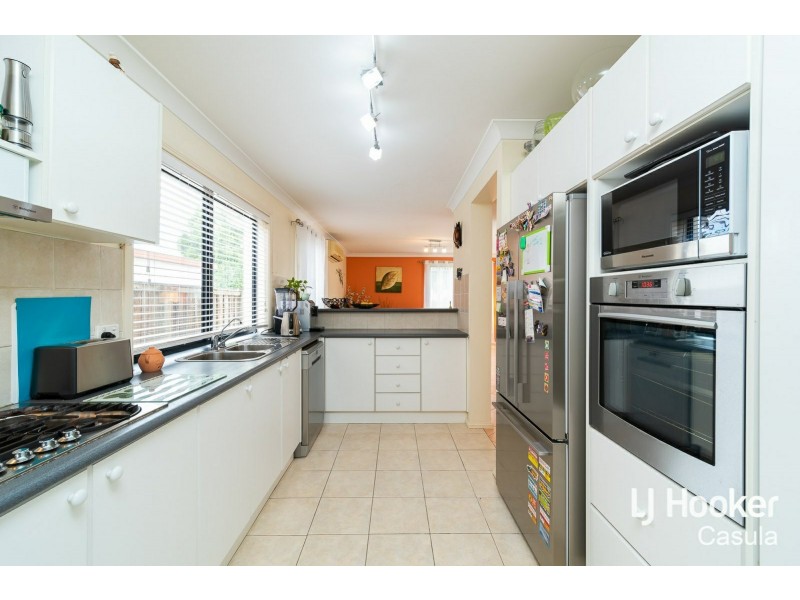 12 Nettletree Place, Casula NSW 2170