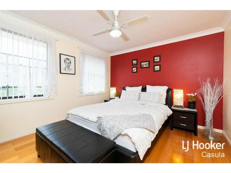 12 Nettletree Place, Casula NSW 2170