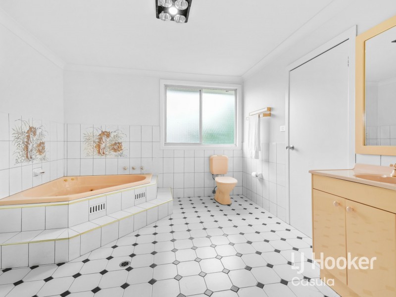 18 Simone Crescent, Casula NSW 2170