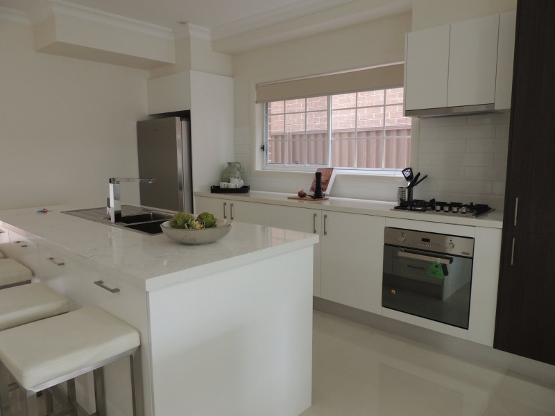 8/10 Old Glenfield Road, Casula NSW 2170