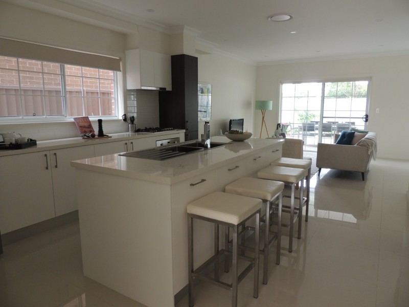 8/10 Old Glenfield Road, Casula NSW 2170