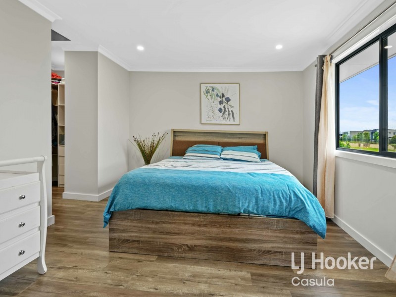 72 Plumegrass Avenue, Denham Court NSW 2565