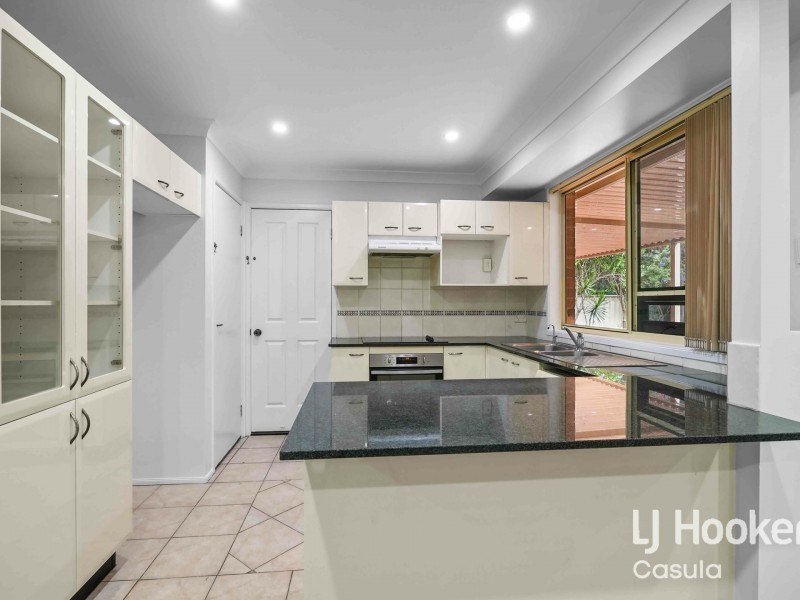17 Whiteley Close, Casula NSW 2170