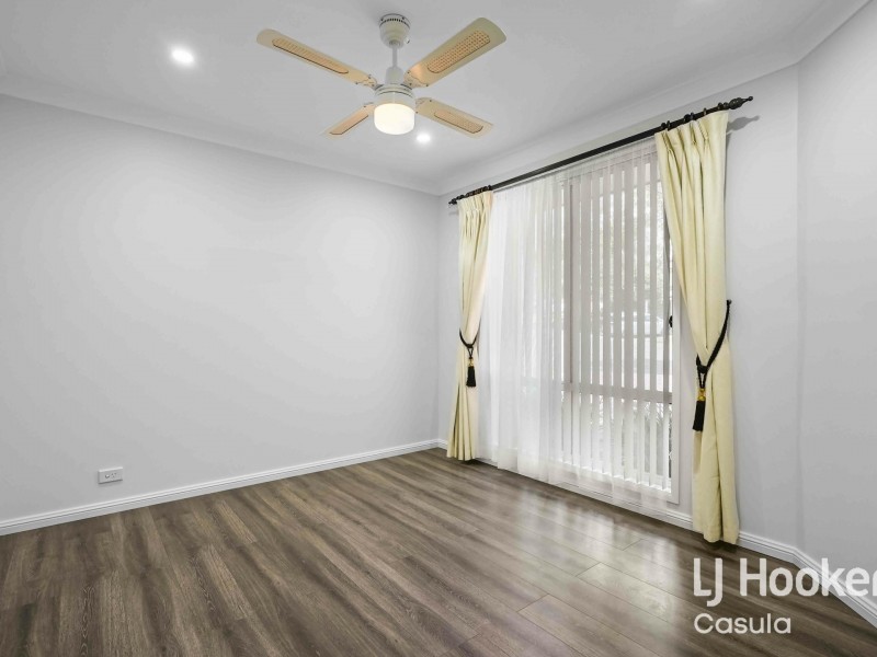 17 Whiteley Close, Casula NSW 2170