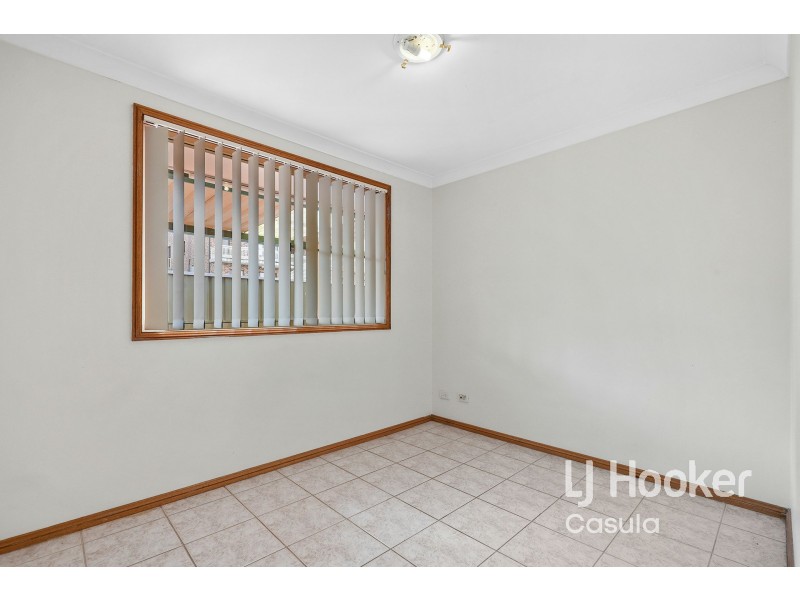 8 Flack Close, Edensor Park NSW 2176