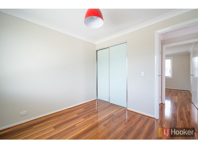 57 Sovereign Circuit, Glenfield NSW 2167
