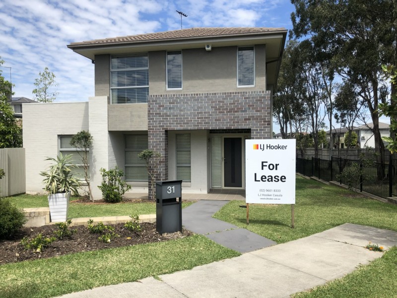 31 Northampton Drive, Glenfield NSW 2167