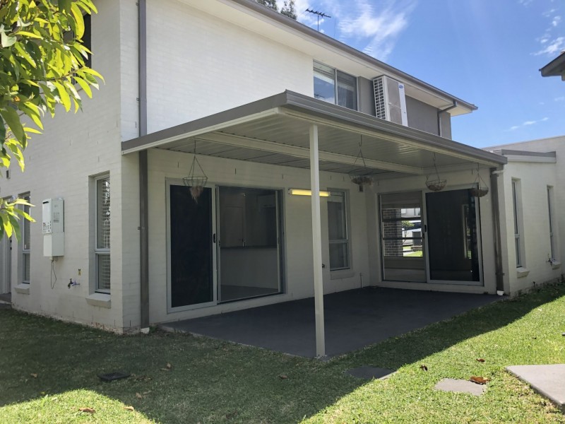 31 Northampton Drive, Glenfield NSW 2167