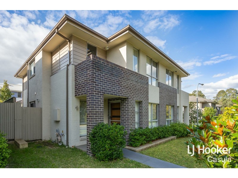 25 Three Bees Drive, Glenfield NSW 2167