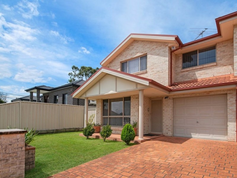 1/16-18 Carnation Avenue, Casula NSW 2170