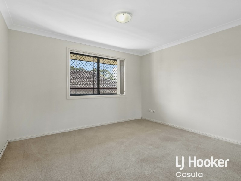 1/250 Harrow Road, Glenfield NSW 2167