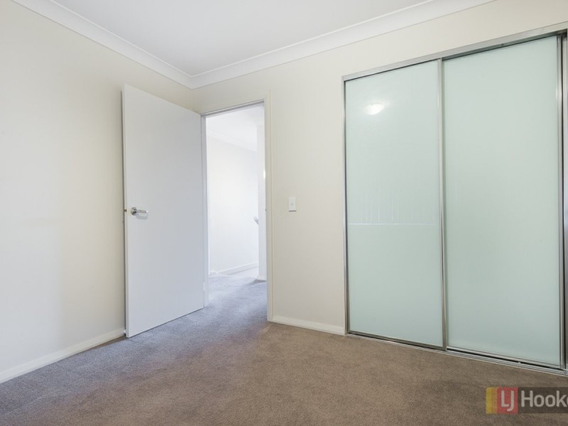 32 Sovereign Circuit, Glenfield NSW 2167