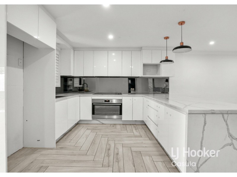 96 Cockatiel Circuit, Green Valley NSW 2168