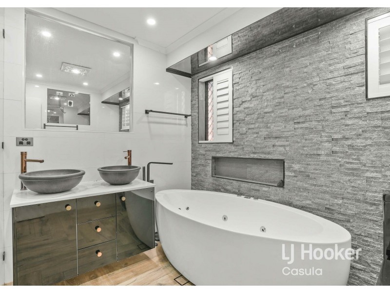 96 Cockatiel Circuit, Green Valley NSW 2168