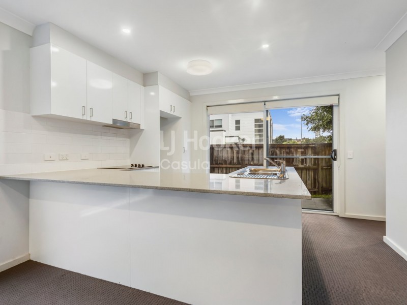 8/73 Sovereign Circuit, Glenfield NSW 2167