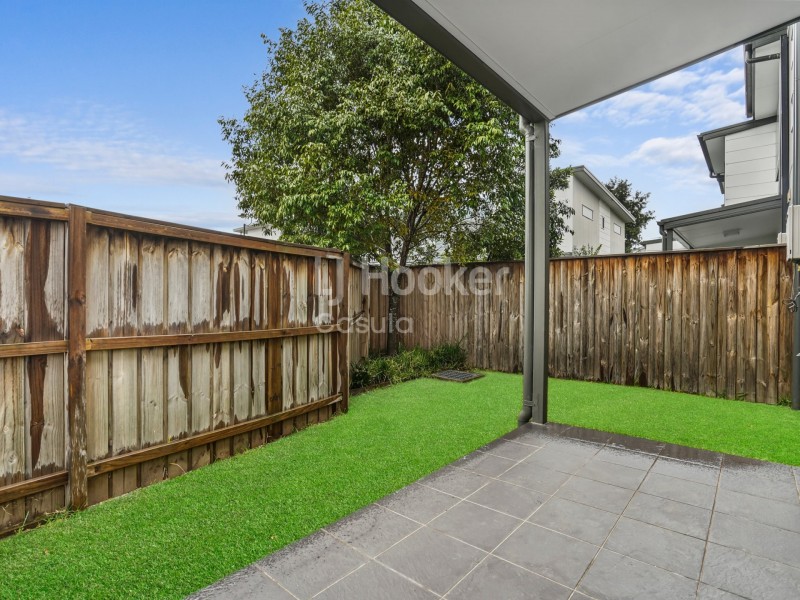 8/73 Sovereign Circuit, Glenfield NSW 2167