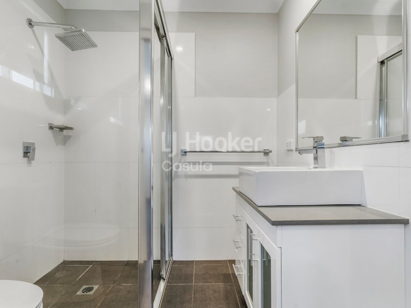 8/73 Sovereign Circuit, Glenfield NSW 2167