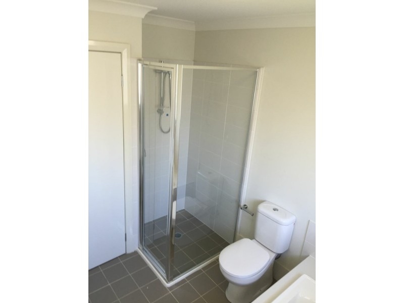 37 Three Bees Drive, Glenfield NSW 2167