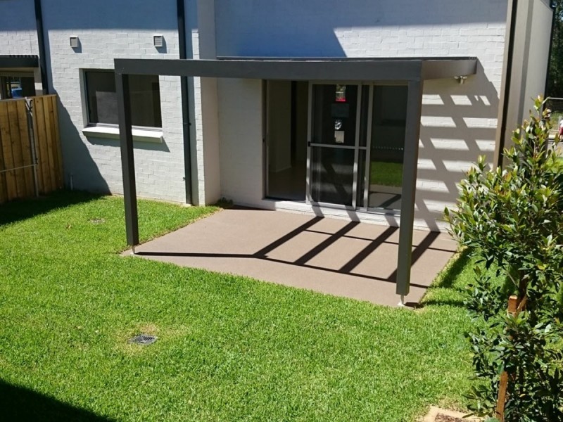 37 Three Bees Drive, Glenfield NSW 2167