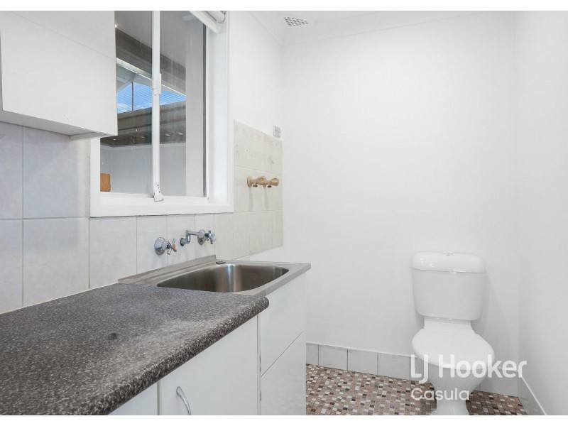 16 Malory Close, Wetherill Park NSW 2164