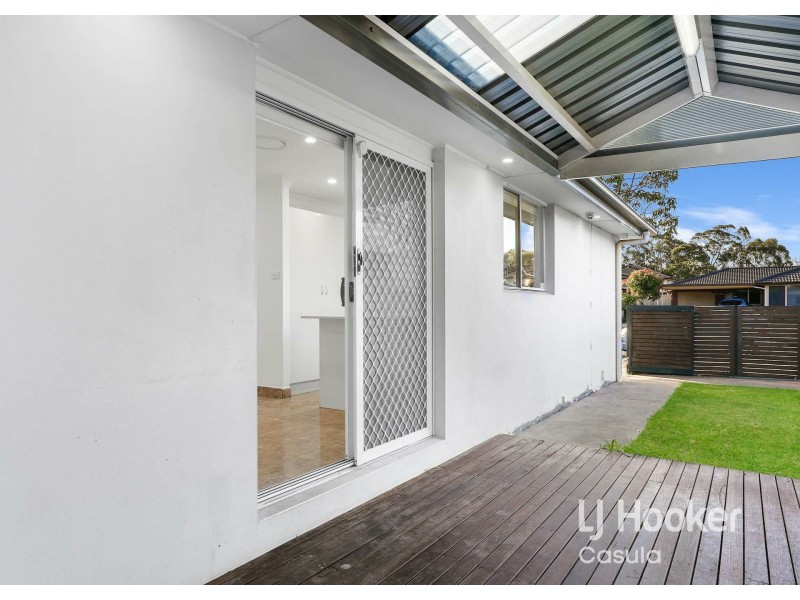 16 Malory Close, Wetherill Park NSW 2164