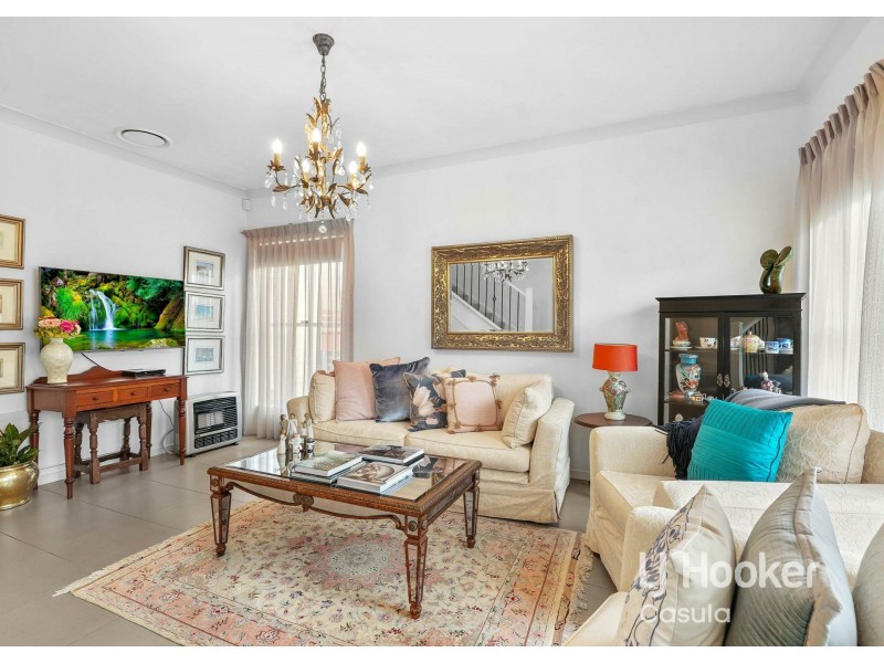 15 Cobble Circuit, West Hoxton NSW 2171