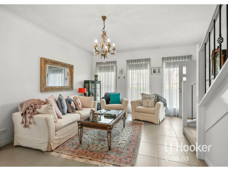 15 Cobble Circuit, West Hoxton NSW 2171