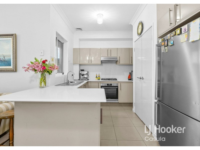 15 Cobble Circuit, West Hoxton NSW 2171