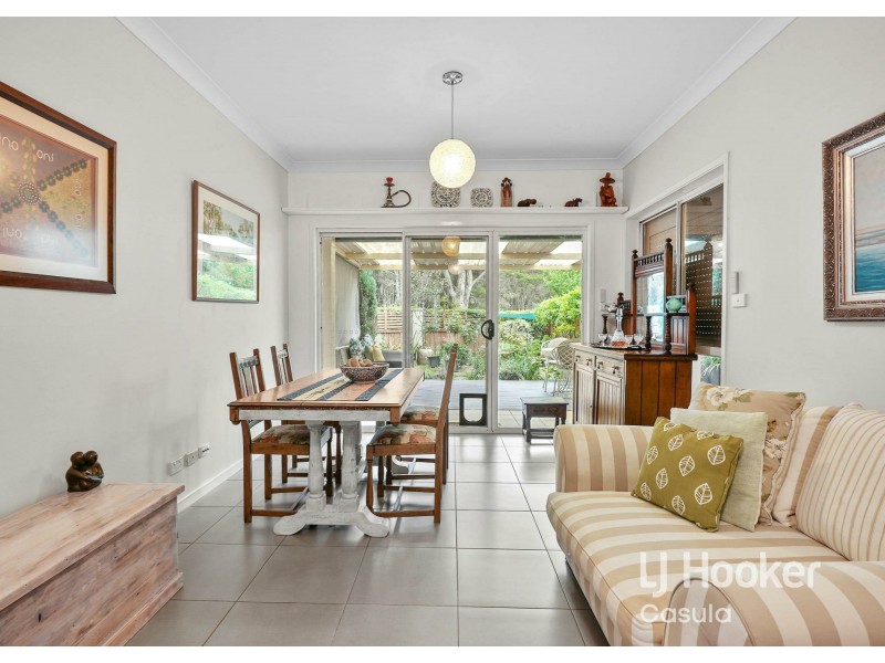 15 Cobble Circuit, West Hoxton NSW 2171