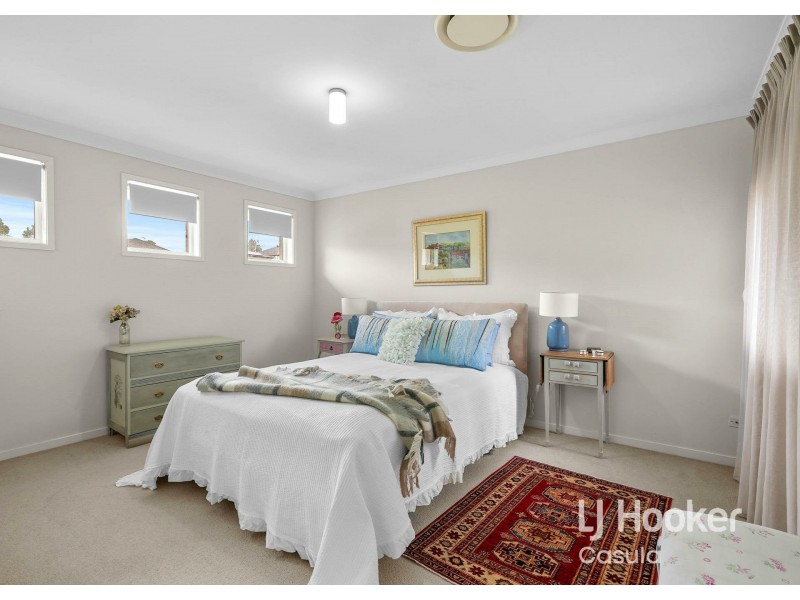 15 Cobble Circuit, West Hoxton NSW 2171