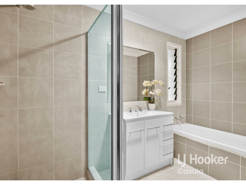 15 Cobble Circuit, West Hoxton NSW 2171