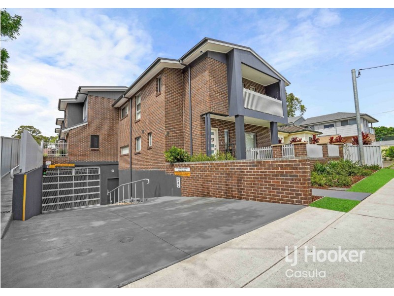 2/20 Blackwood Avenue, Casula NSW 2170