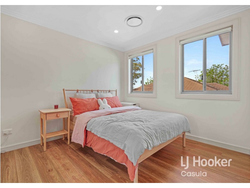 2/20 Blackwood Avenue, Casula NSW 2170