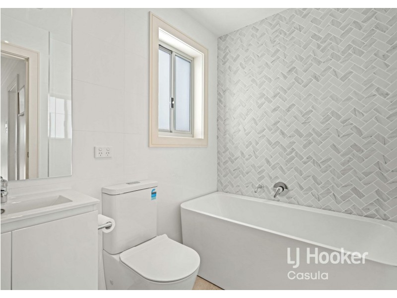 2/20 Blackwood Avenue, Casula NSW 2170