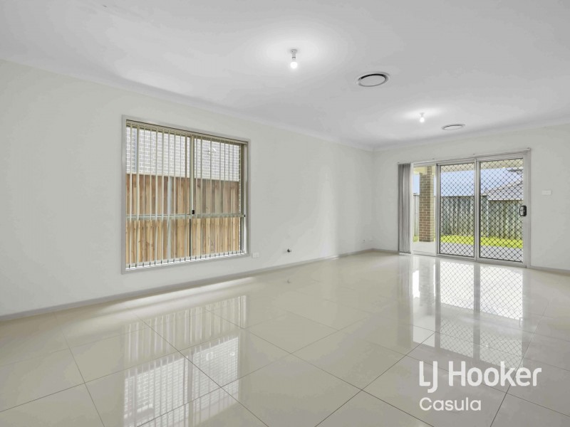 27 Palmer Terrace, Moorebank NSW 2170