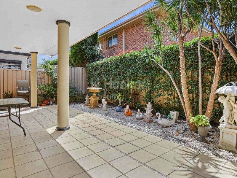 8B Streeton Place, Casula NSW 2170