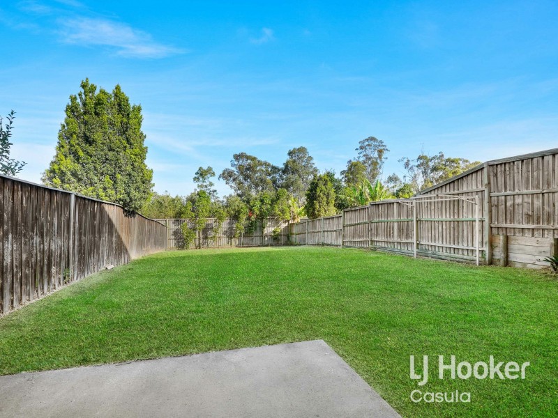 35 Sovereign Circuit, Glenfield NSW 2167